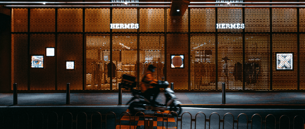 Hermès: dalla selleria parigina al vertice del collezionismo globale